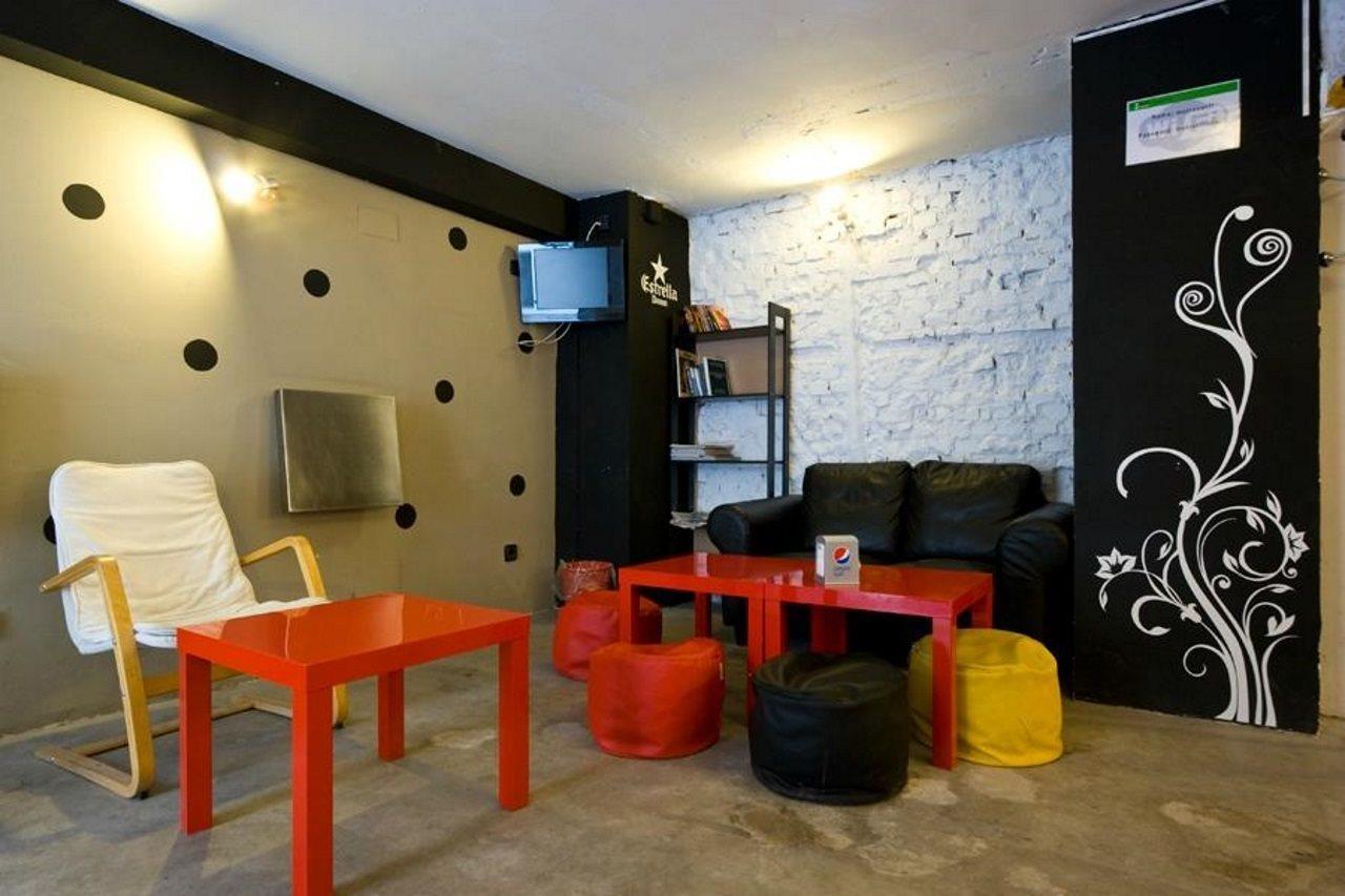 Euromadrid Hostel Екстериор снимка