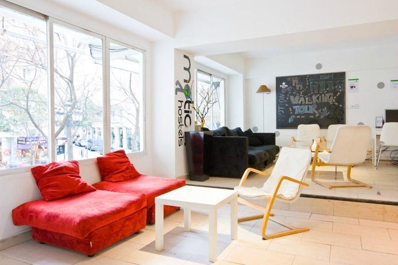 Euromadrid Hostel Екстериор снимка